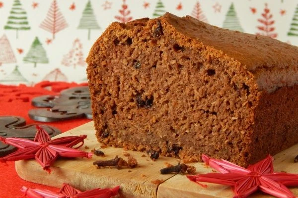 Gingerbread cake without sugar - sweet and moist