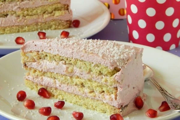 Coconut-raspberry birthday cake / torte, sugar and gluten free